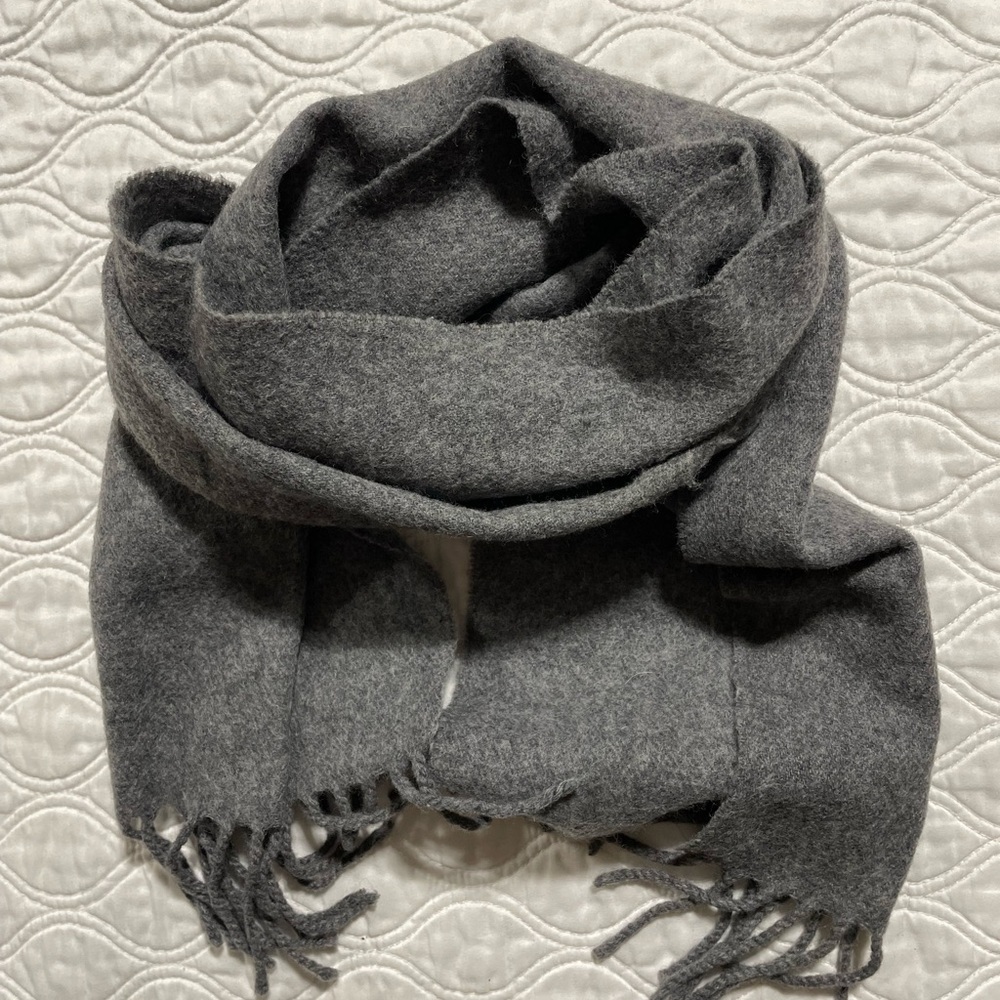 GEOFFREY BEAN - 100% lambswool grey scarf